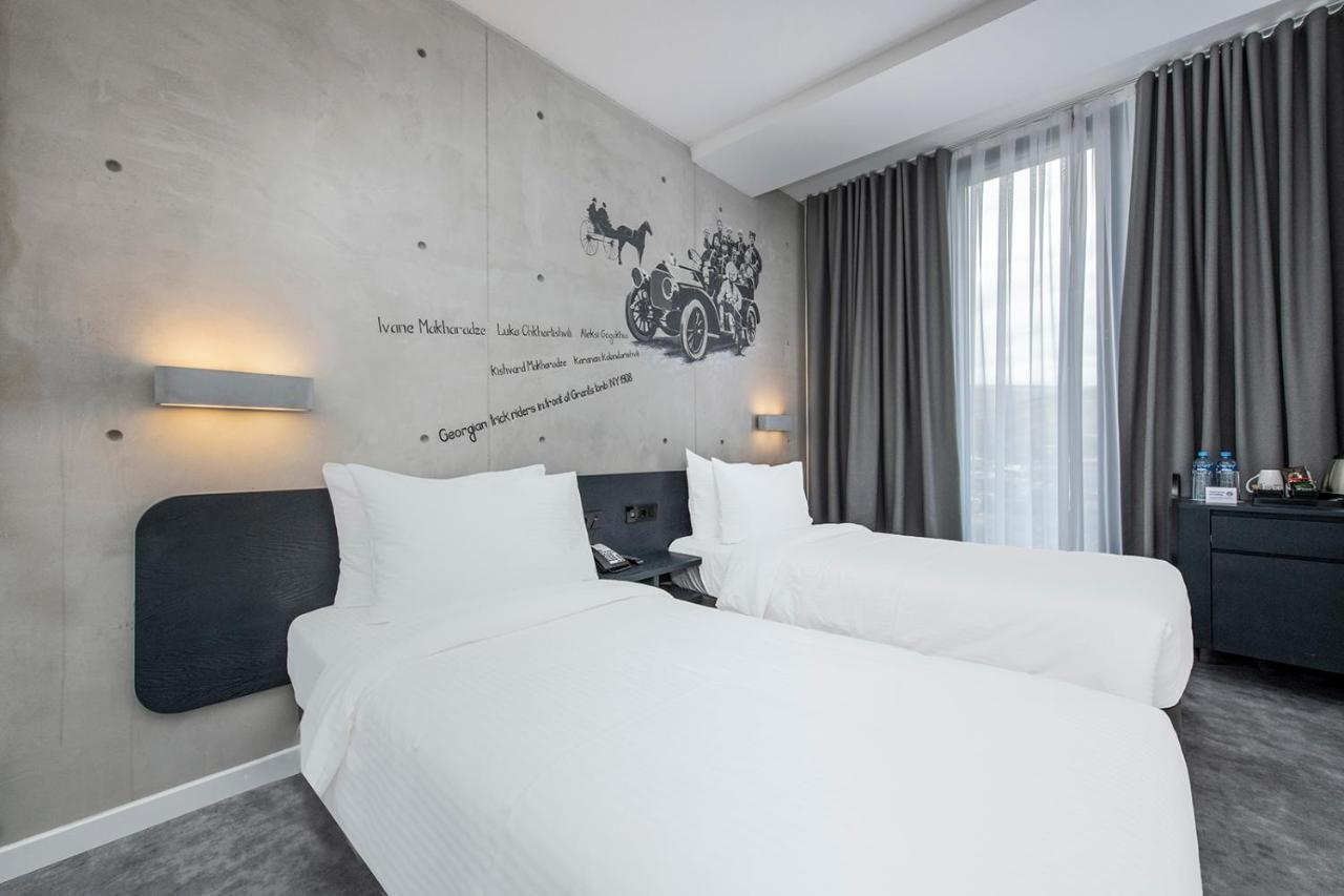 Golden Tulip Design Tbilisi Hotel Exterior photo