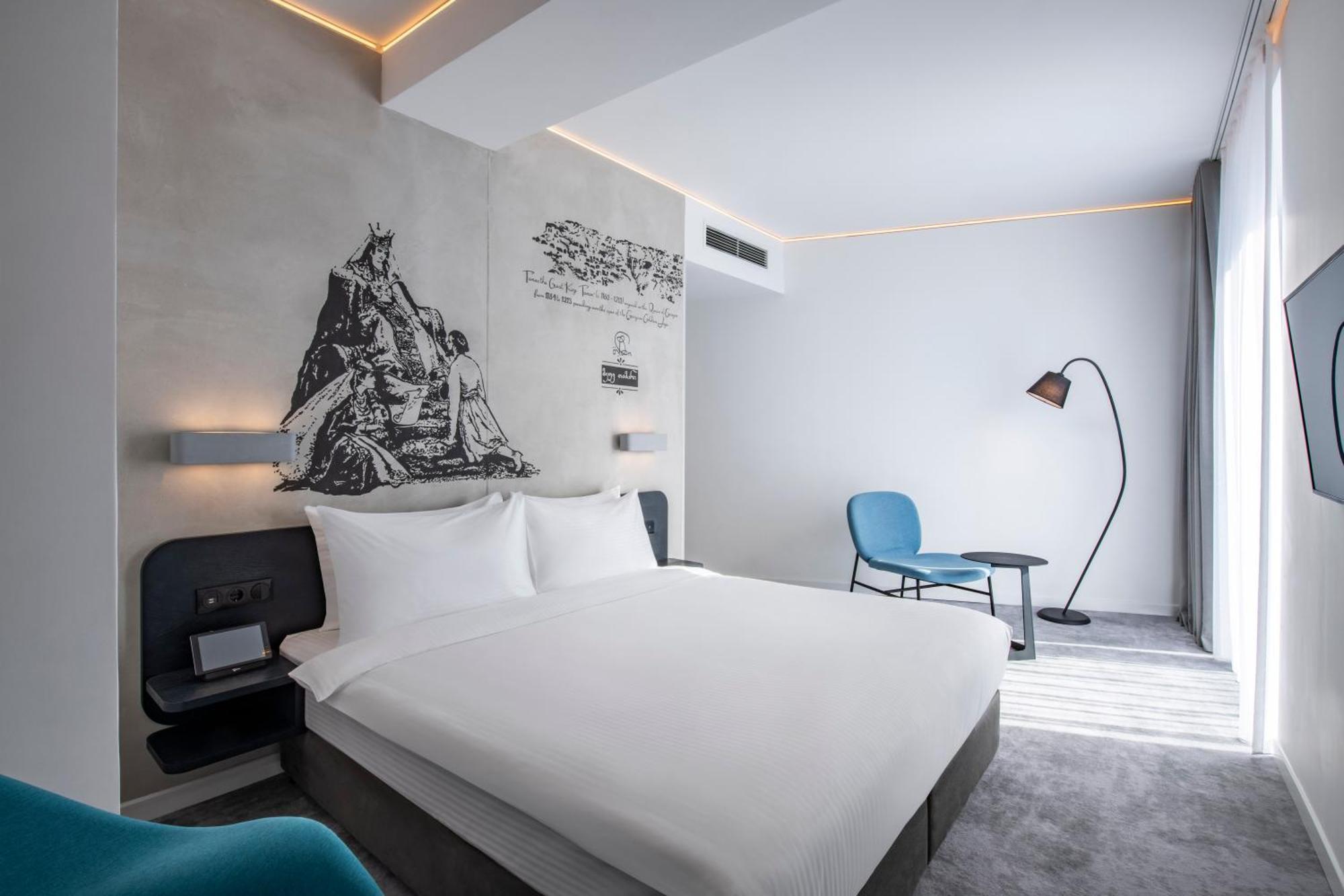 Golden Tulip Design Tbilisi Hotel Room photo