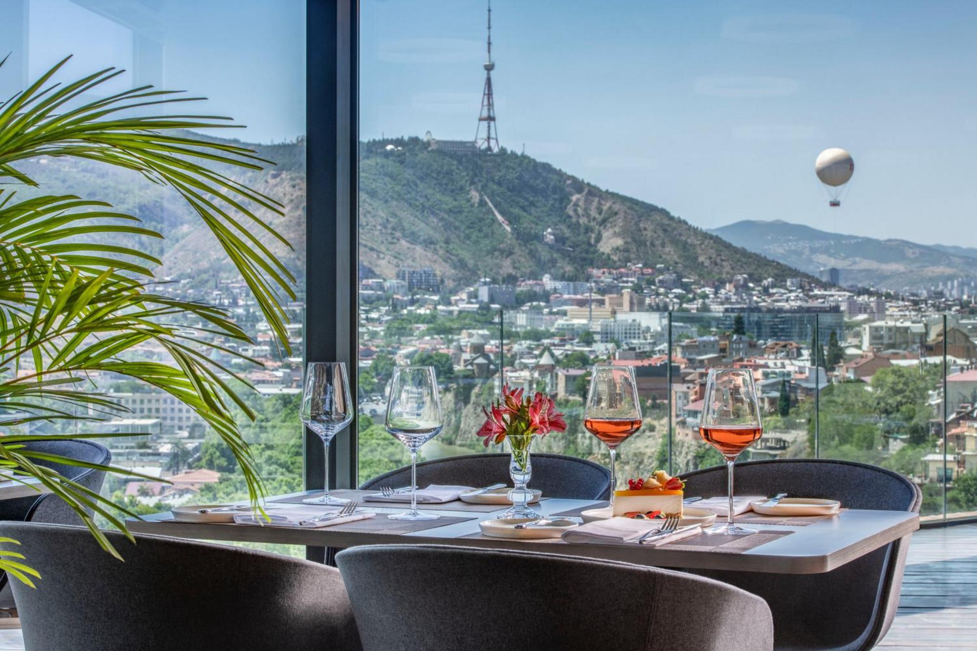 Golden Tulip Design Tbilisi Hotel Exterior photo